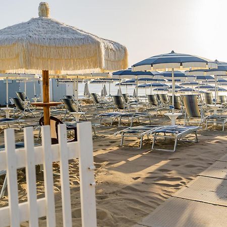 Hotel Joli Alba Adriatica Extérieur photo